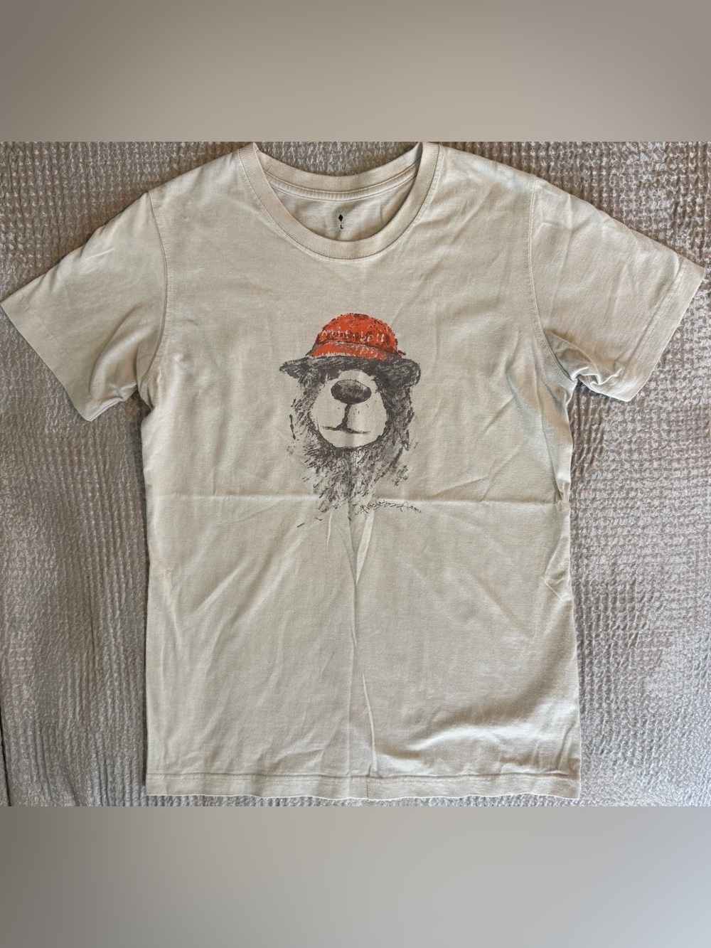 Montbell Monta Bear Graphic T-Shirt Large Pear Skin Cotton Hiking Tee Beige
